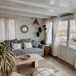 https://cool-loft-in-the-old-town-with-rooftop-terrace-and-fireplace.es-andalucia.com